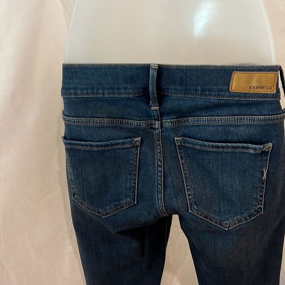 - Express cropped legging midrise size 2. Medium wash. Great condition. - Picture 5 of 9